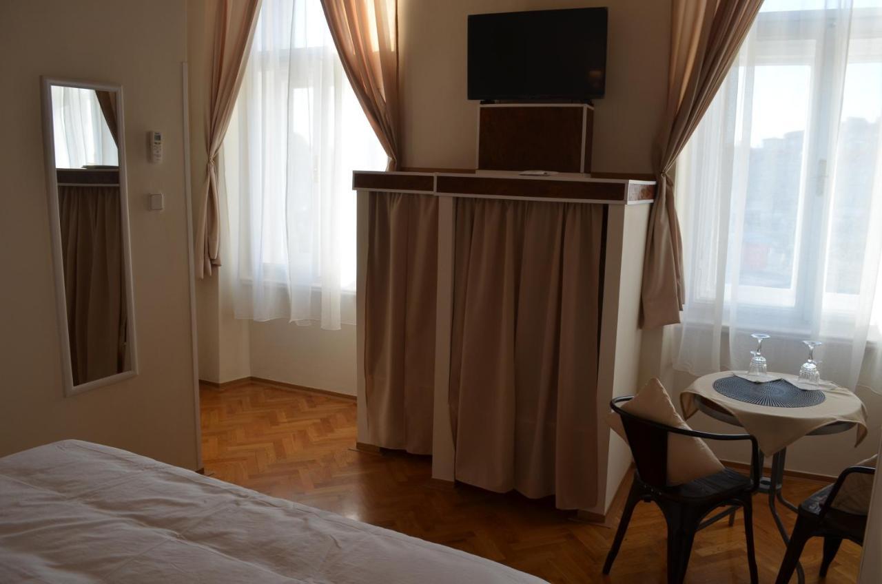 Rooms & Apartments Infinity Рієка Екстер'єр фото